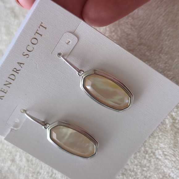 KENDRA SCOTT Framed Dani Silver Drop Earrings in Golden Abalone NWT - Picture 10 of 15